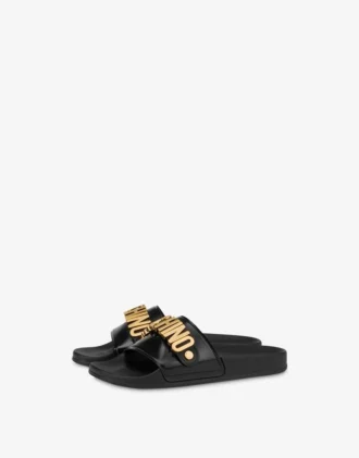 Chanclas con logotipo y letras