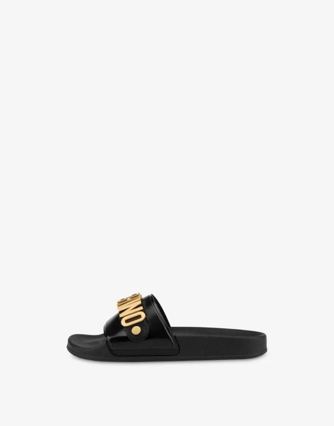 Chanclas con logotipo y letras Chanclas con logotipo y letras