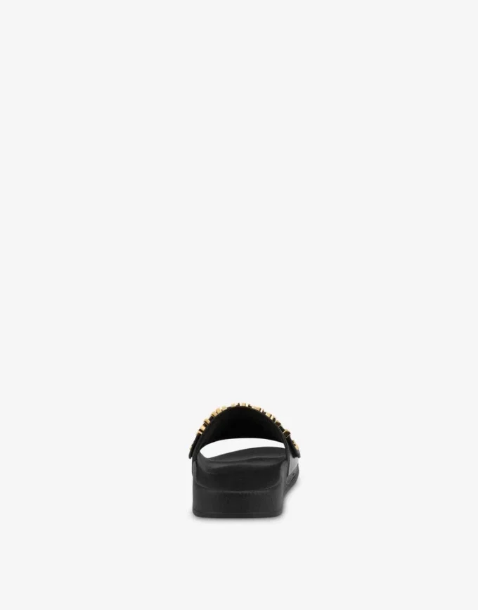 Chanclas con logotipo y letras Chanclas con logotipo y letras