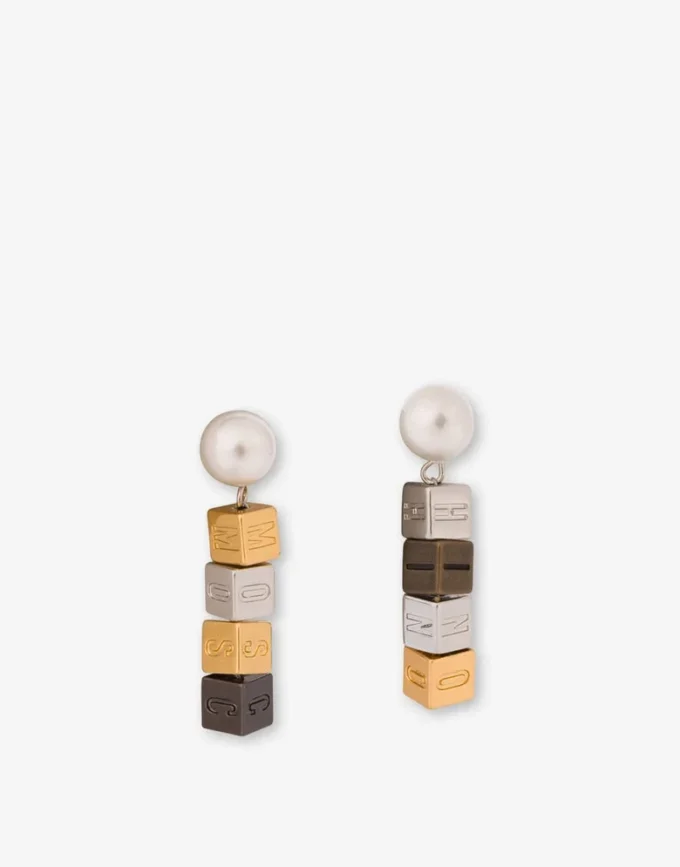 Pendientes largos de metal