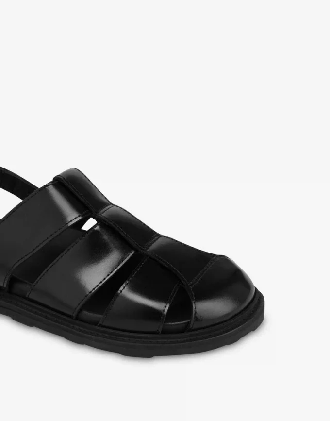 Sandalias de piel de becerro cepillada. Deportivas.